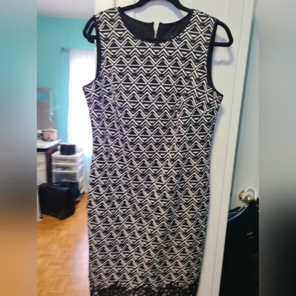 SEARS Geometric Laser Cut Lace Sleeveless Career Rose Floral Hem Midi Dress 10 - Picture 6 of 11